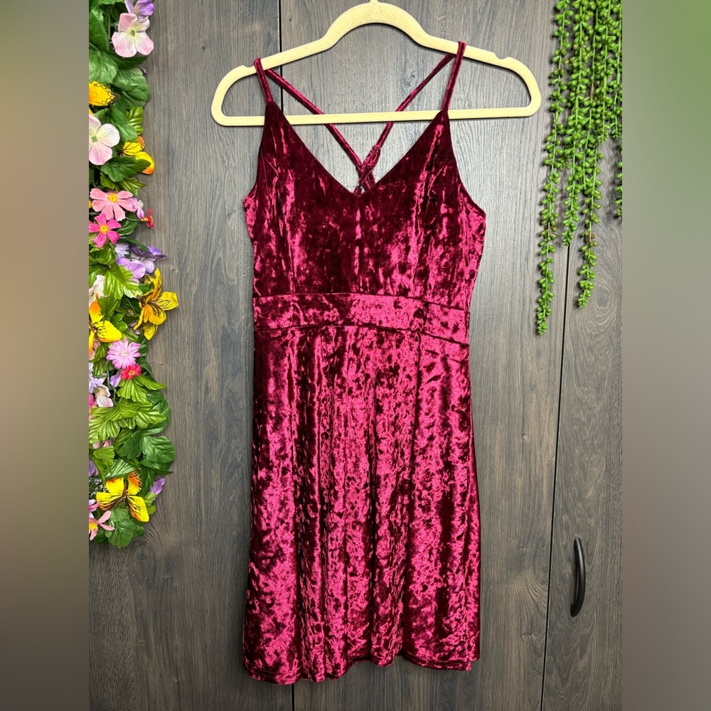 b💙2/$40💙NWT R. Vivimos Crushed Velvet Burgundy Red Swing Dress Size Medium - Picture 8 of 16